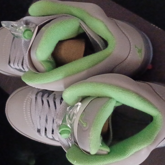 Jordans " green bean" addition sz 5Y - Picture 4 of 12